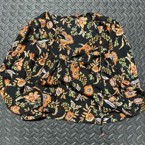Women's blouse! Size small. Lauriebelles purchase! Great condition!
